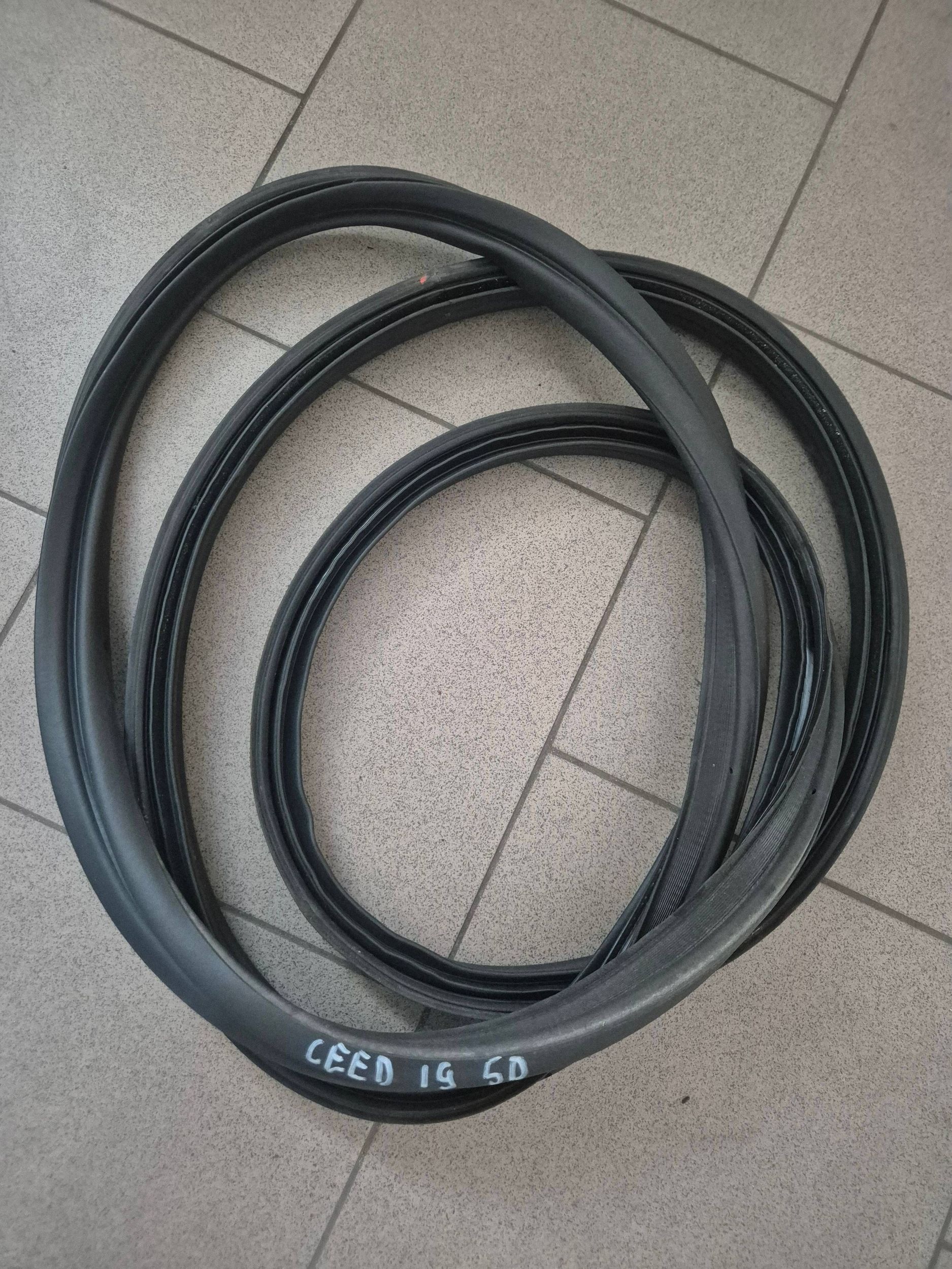 Used Kia Ceed III Trunk Lid Seal ODO12071