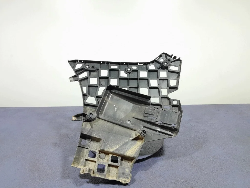 BMW X7 G07 Rear Bumper Bracket Right M Pkg image 4
