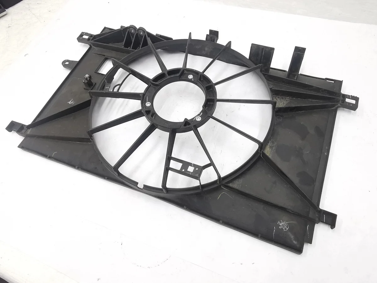 Carcasa Ventilador Toyota Corolla E21 1.6 1.8