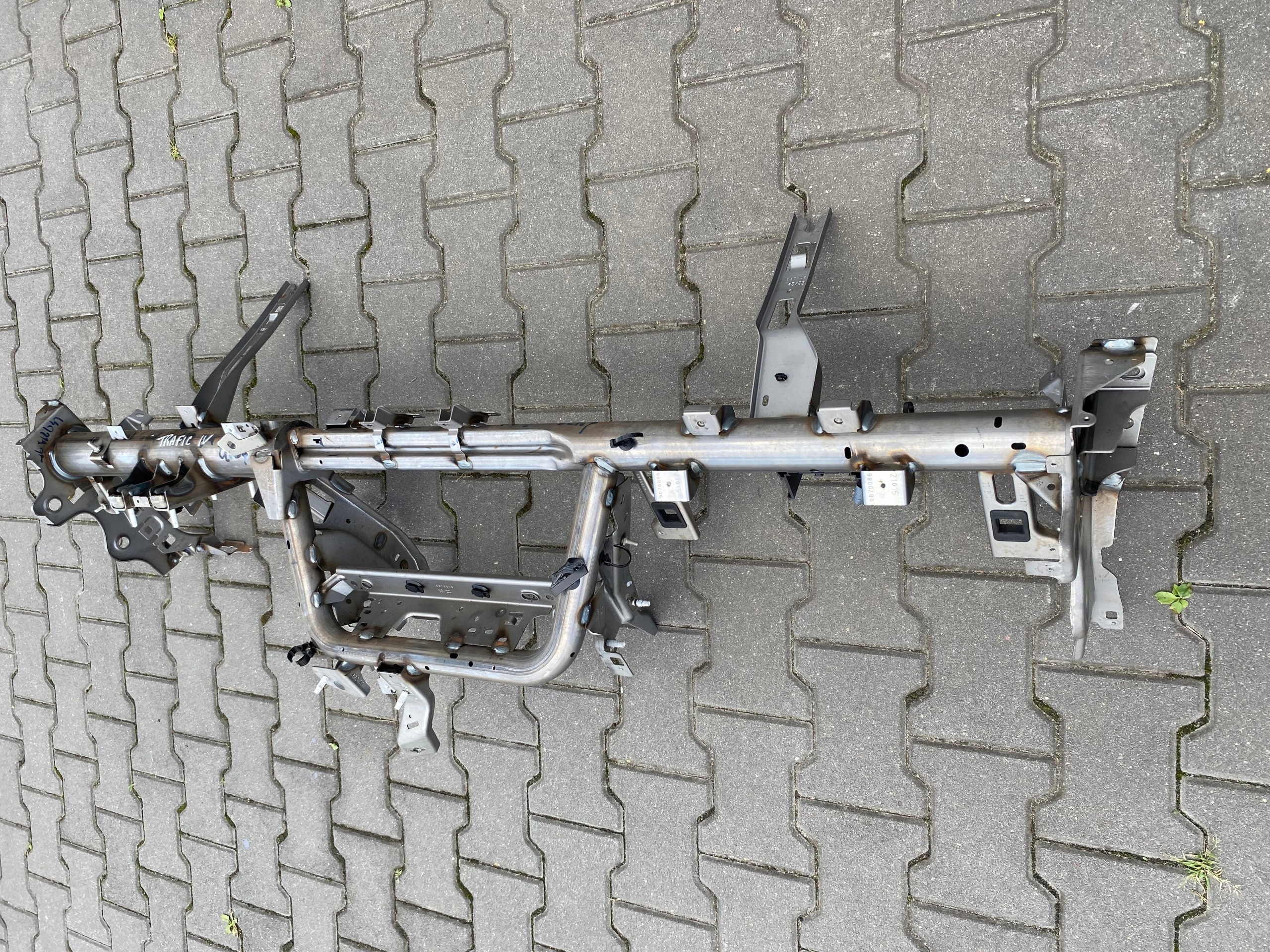 Renfort tableau bord Renault Trafic IV YTY5111 image 3