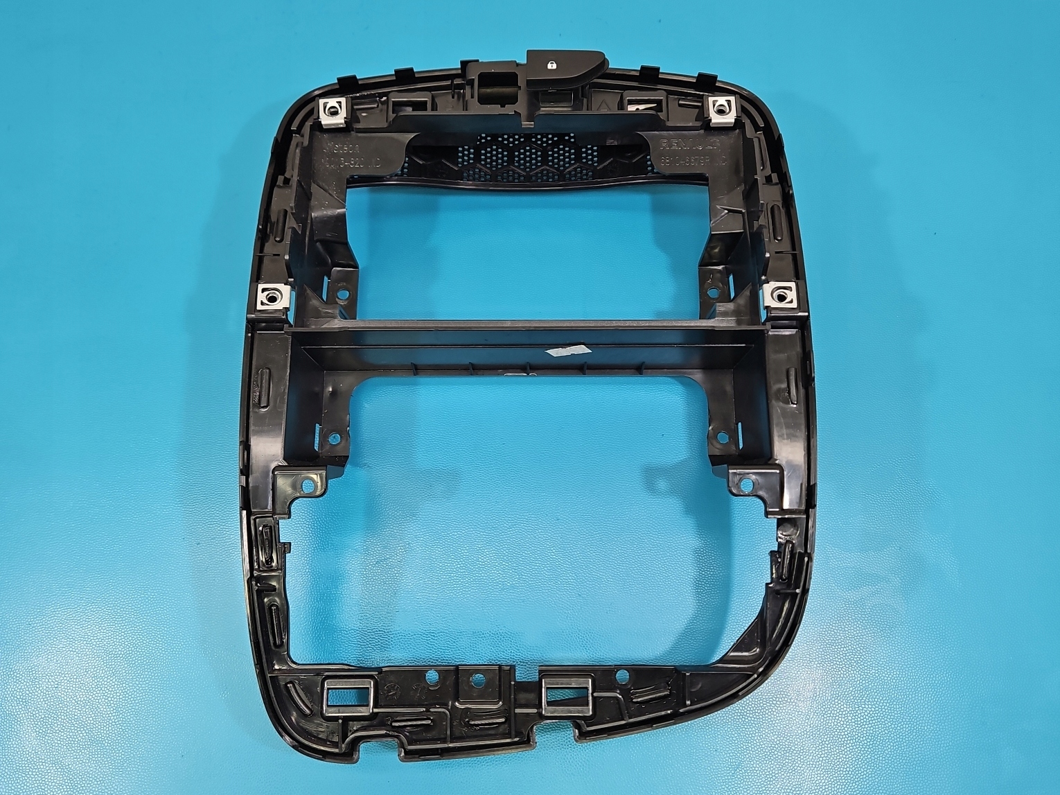 Radiokehys Renault Clio IV 12-20 Käytetty