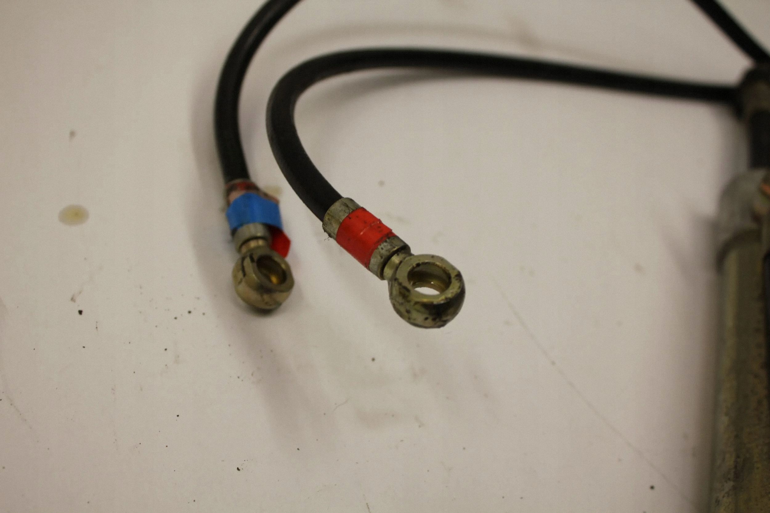 Amortyzateur coffre Mercedes R W251 A2516460398