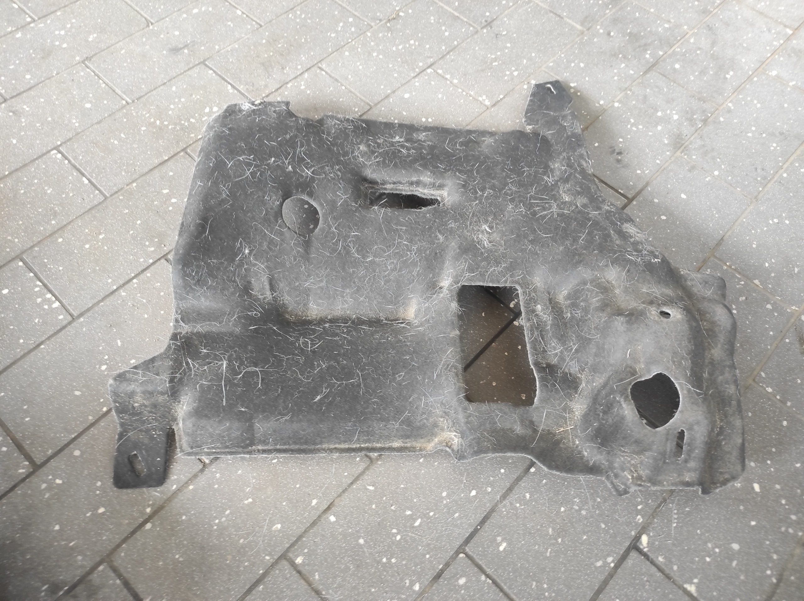 BMW X1 U11 8490542 Cache thermique image 2
