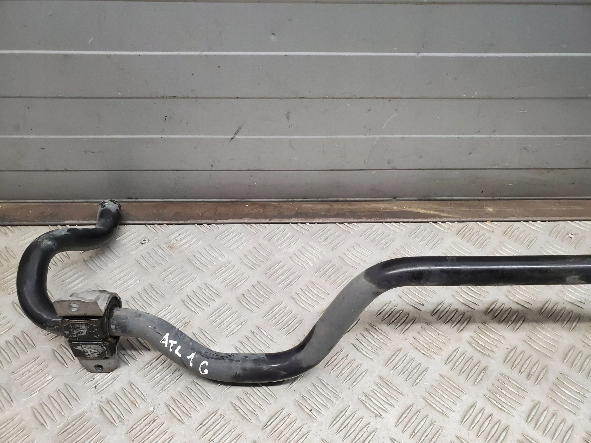 VW Atlas 2021 Stabilisator Hinten 3QF511305L image 3