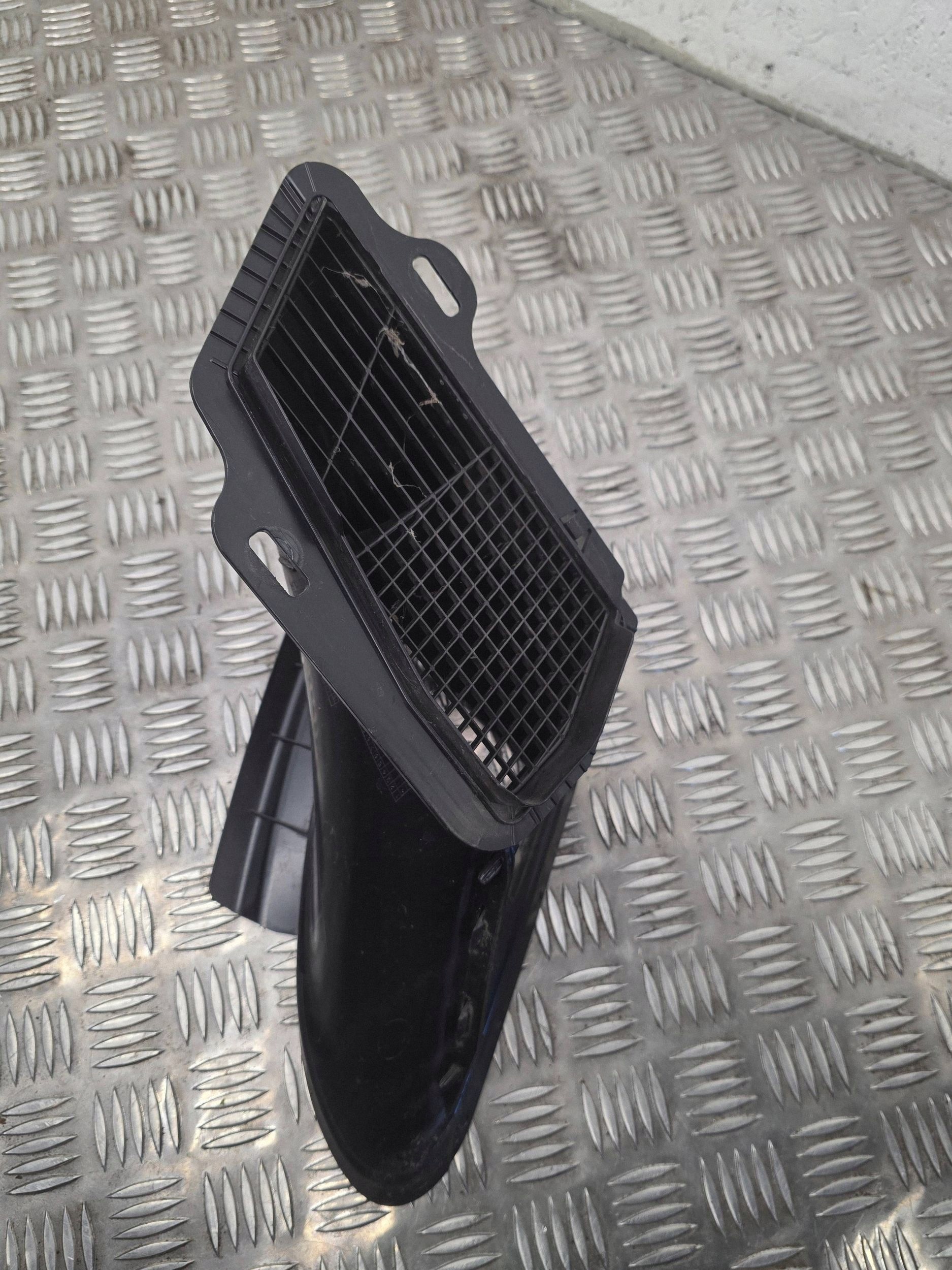 Porsche 982 - Caixa Entrada Ar Esquerda 982815215D
