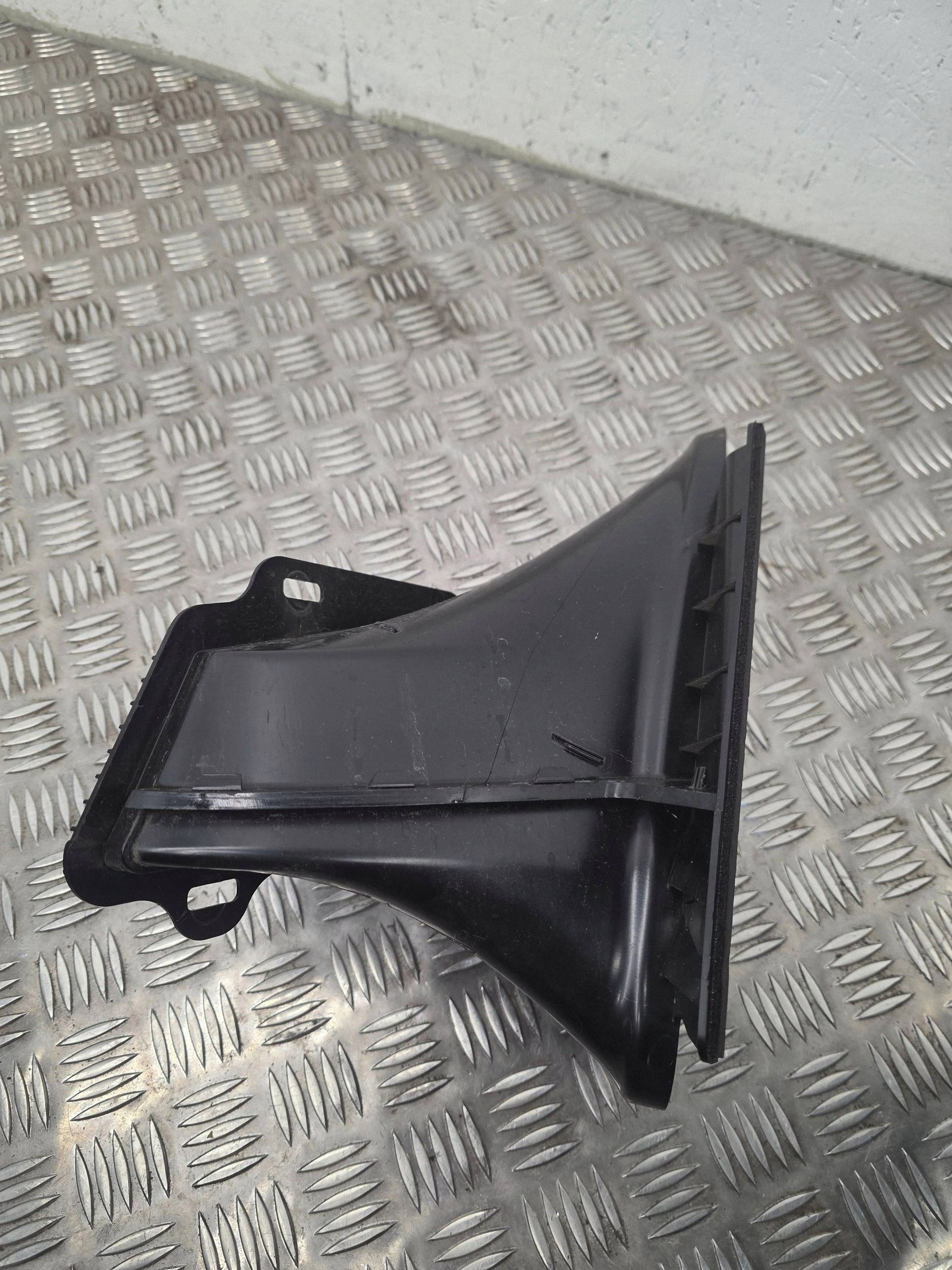 Porsche 982 - Caixa Entrada Ar Esquerda 982815215D image 3