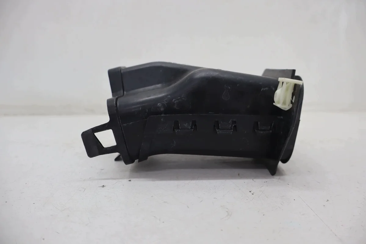 Ilmanohjain jarruille BMW G60 G61 9883898