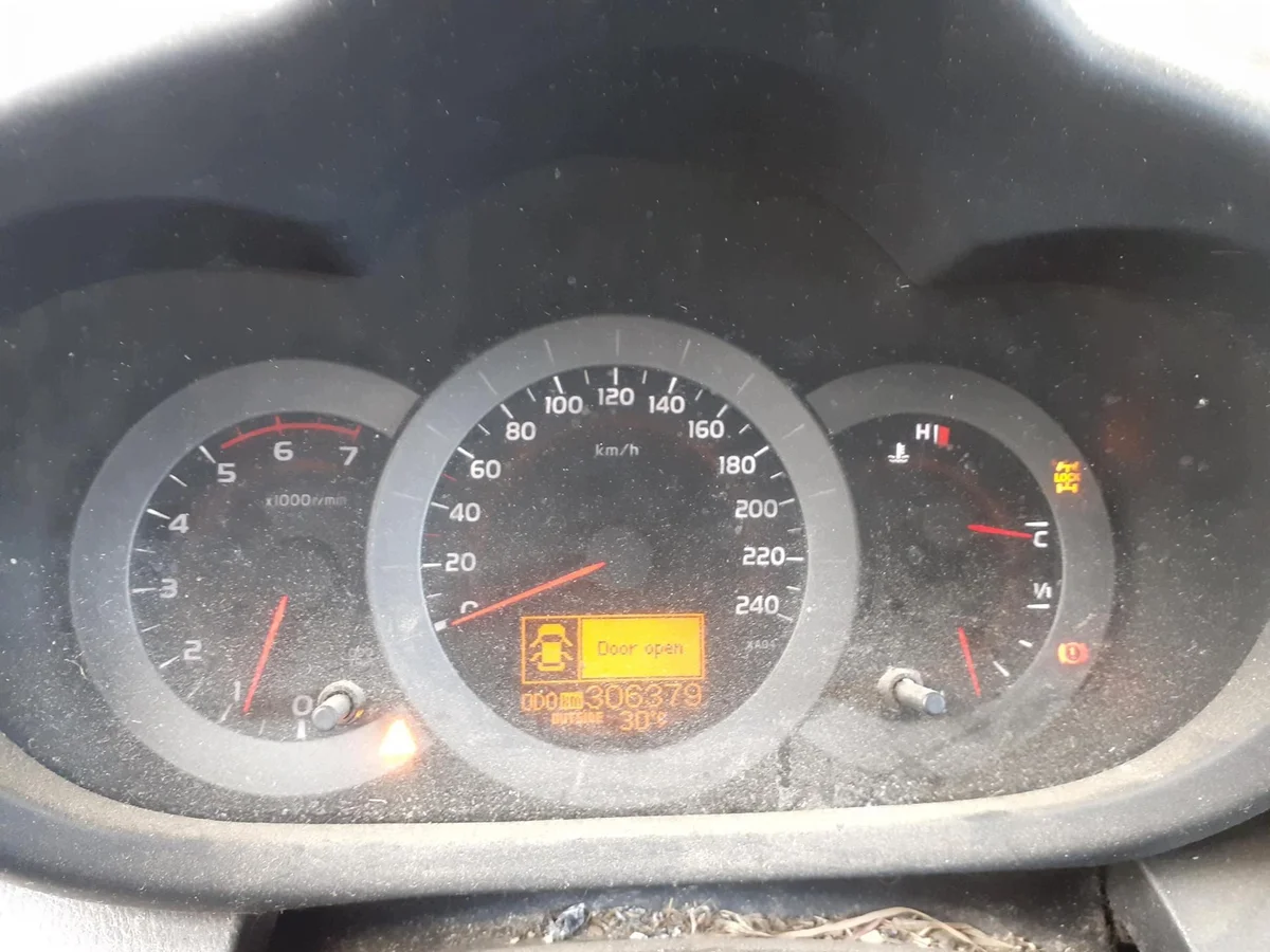 Mittaristo Toyota RAV4 III 2.2 D 4WD image 6
