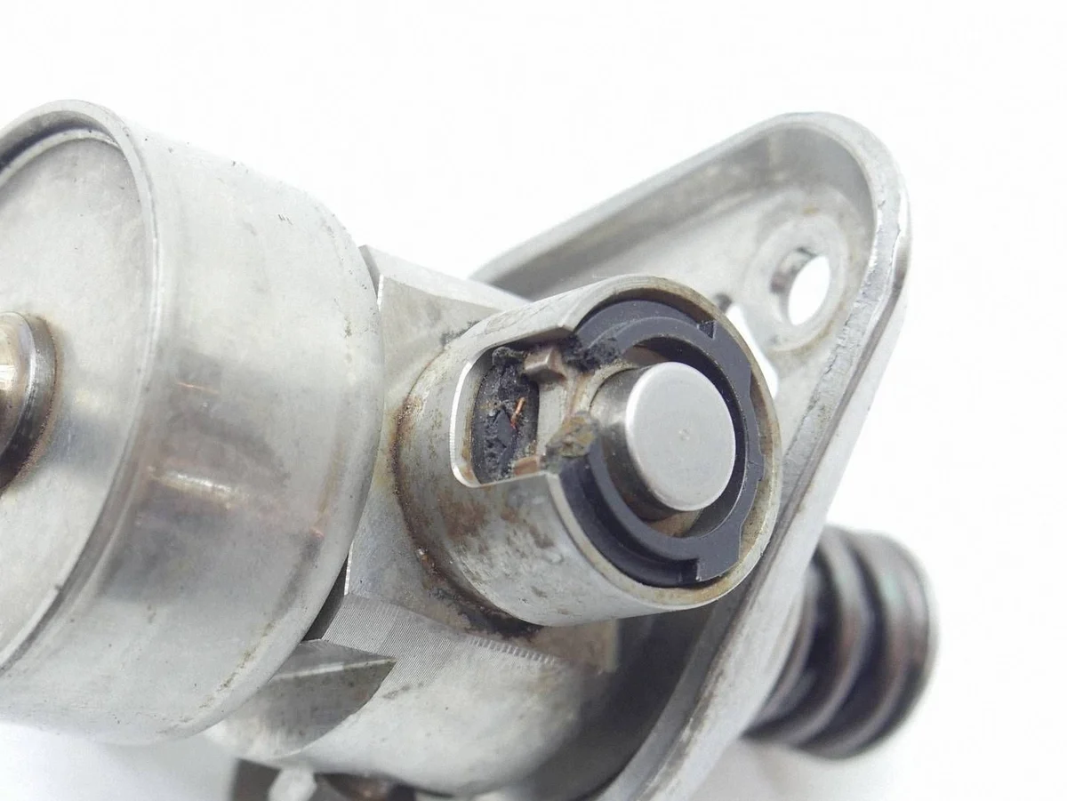 Polttoainepumppu 06G127027L VW Tiguan II image 3