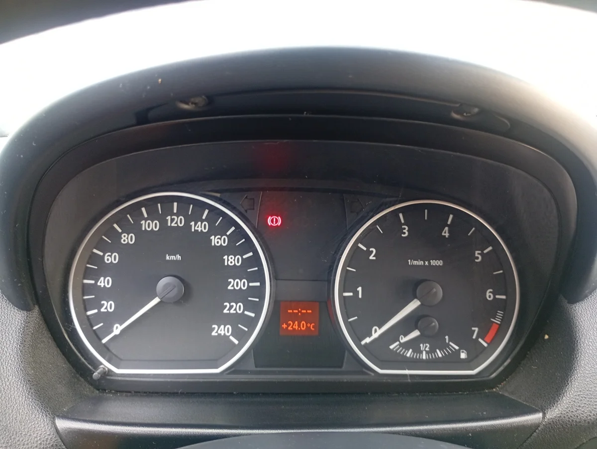 Compteur BMW Série 1 E87 1.6 310419 km