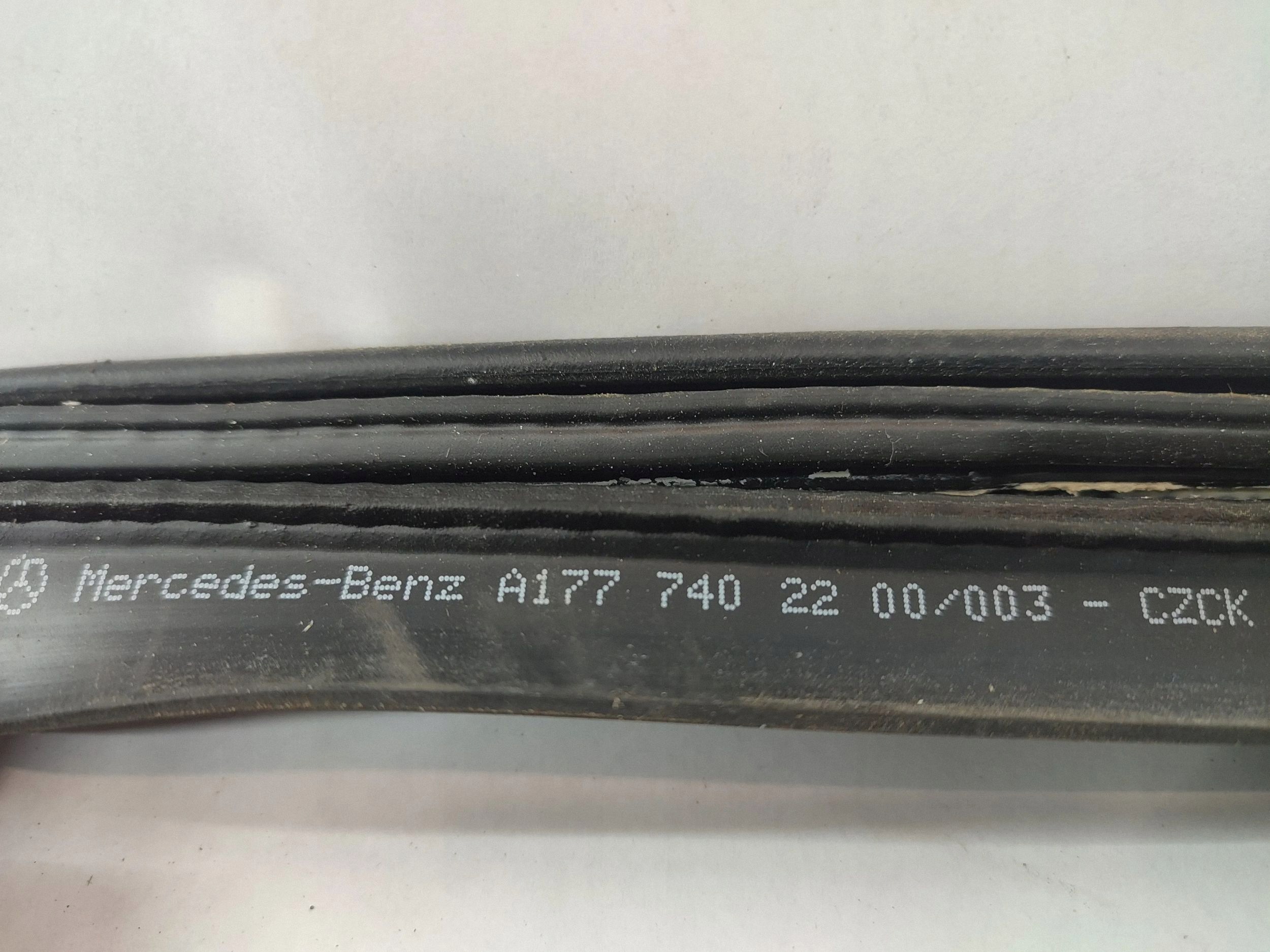 Joint de coffre Mercedes W177 A1777402200 image 3