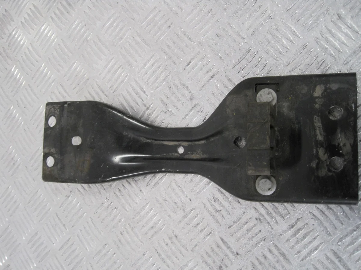 Support silencieux échappement Audi Q3 5N0802117