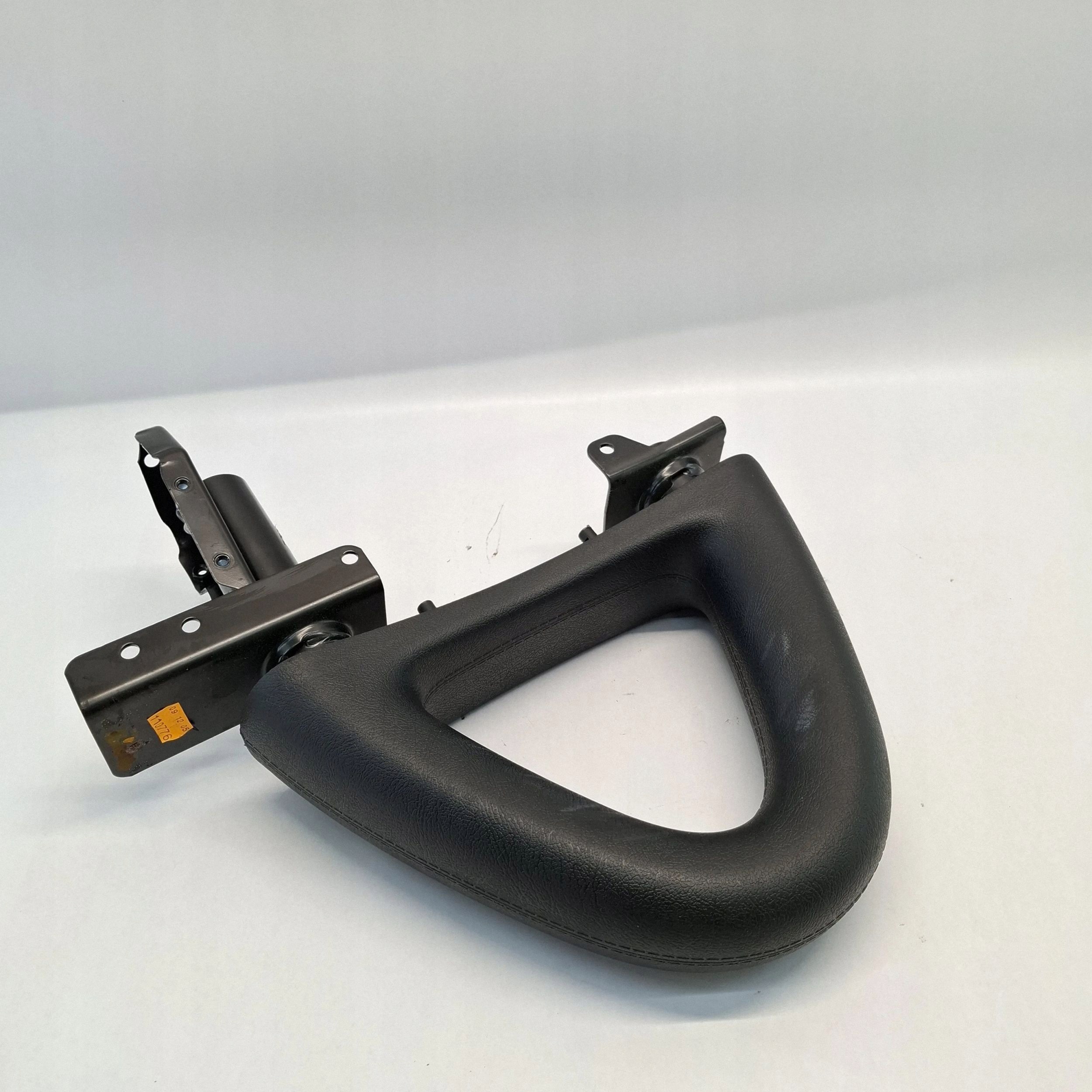 Mercedes-Benz SLK R171 Kopfstütze vorne rechts OEM A1718601432 image 4