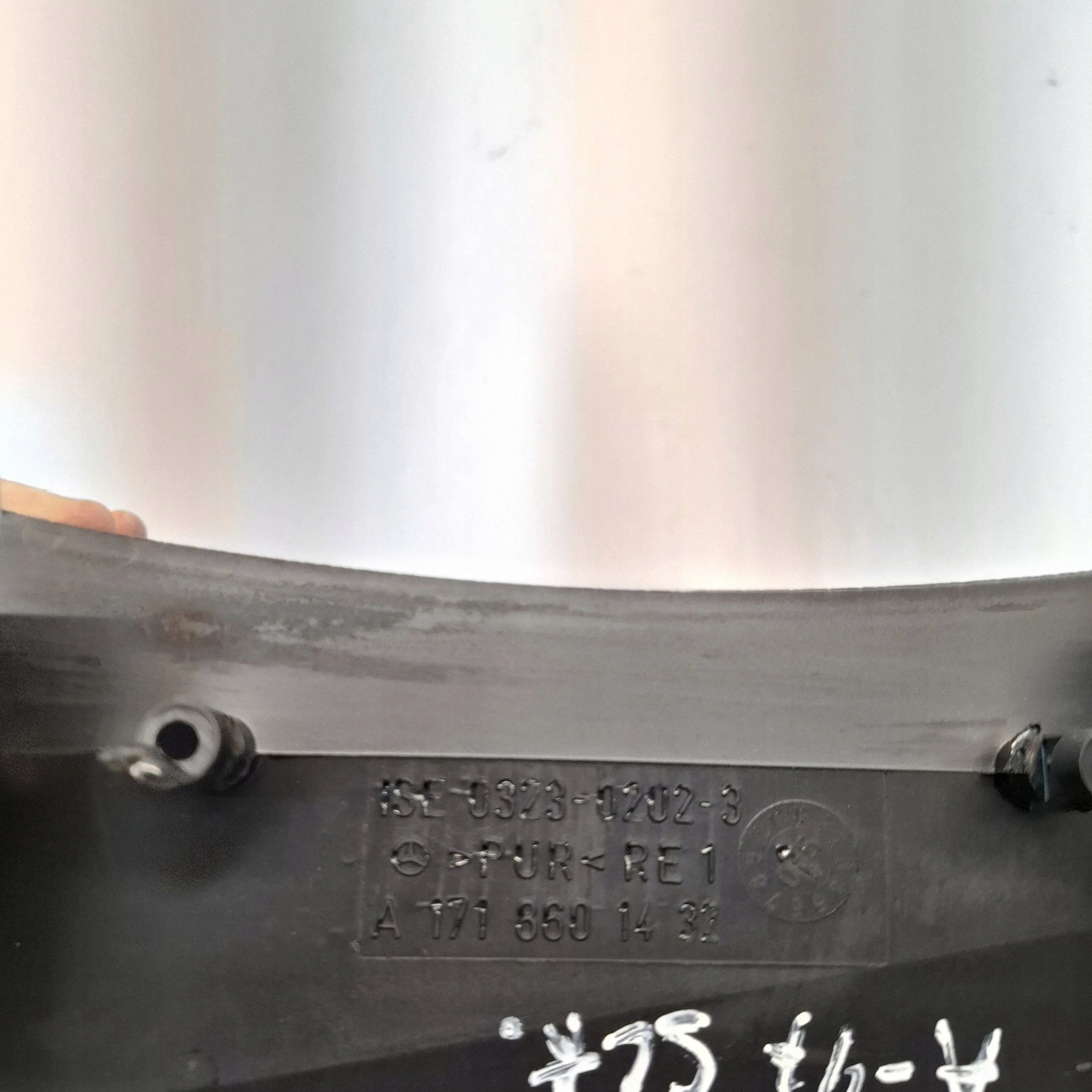 Mercedes-Benz SLK R171 Kopfstütze vorne rechts OEM A1718601432 image 6
