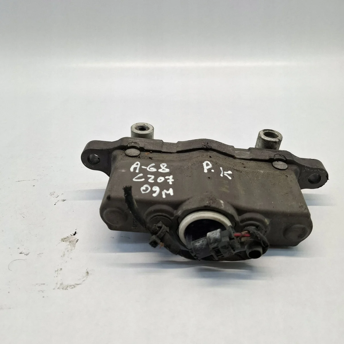 Bouton Charnière Capot Mercedes C207 A2048870110