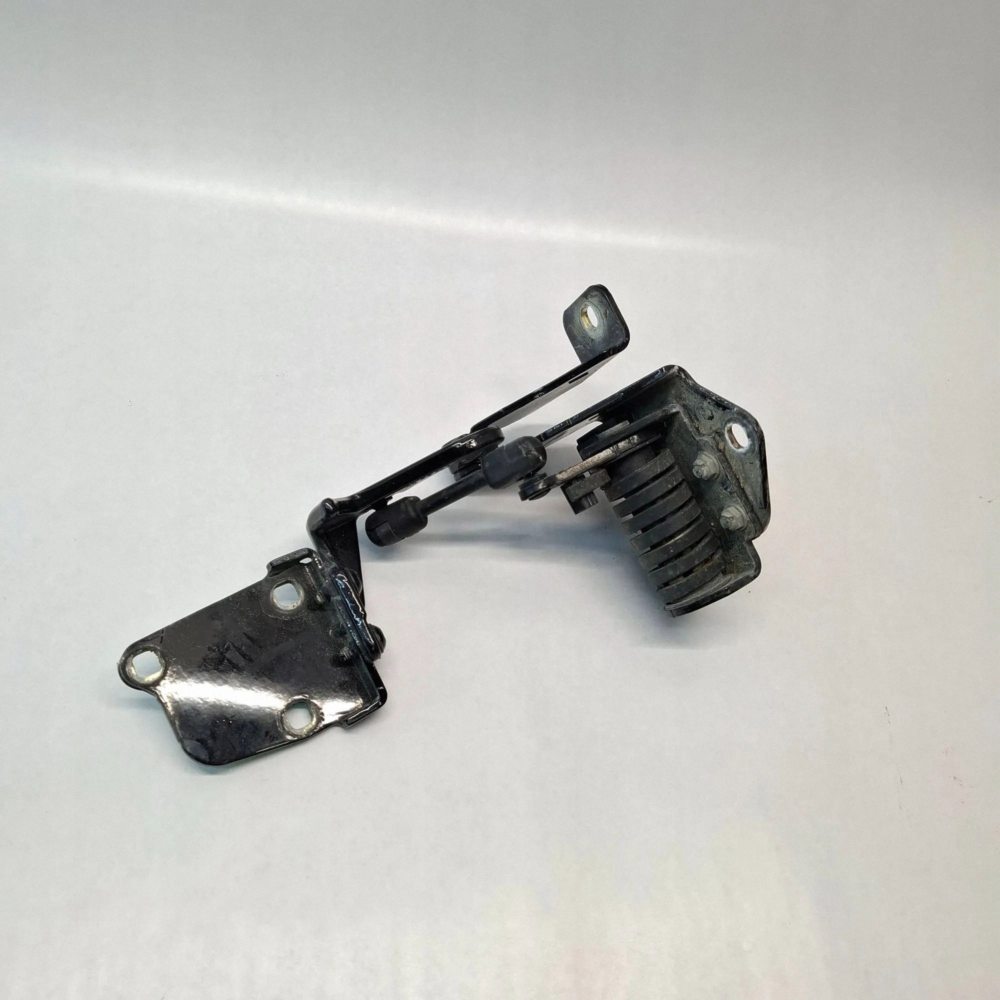 Mercedes E-Class W207 Trunk Hinge Left Rear image 2