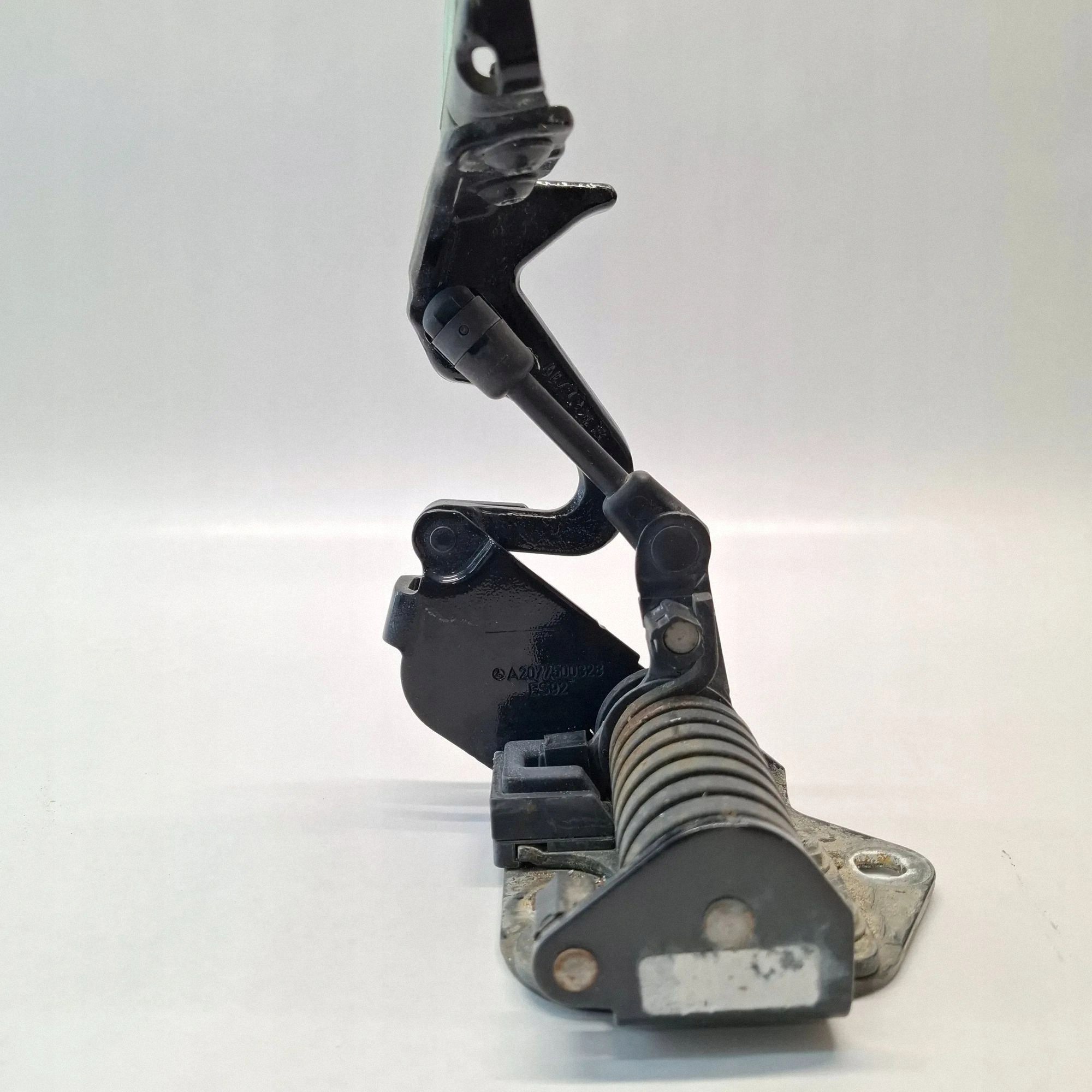 Mercedes E-Class W207 Trunk Hinge Left Rear image 6