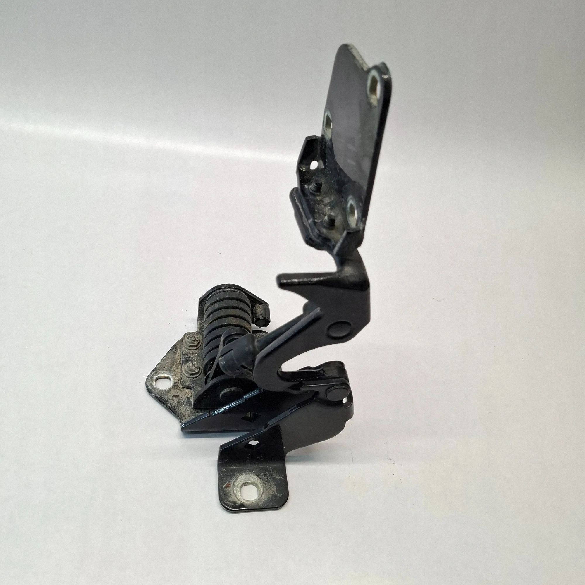 Mercedes E-Class W207 Trunk Hinge Left Rear image 8