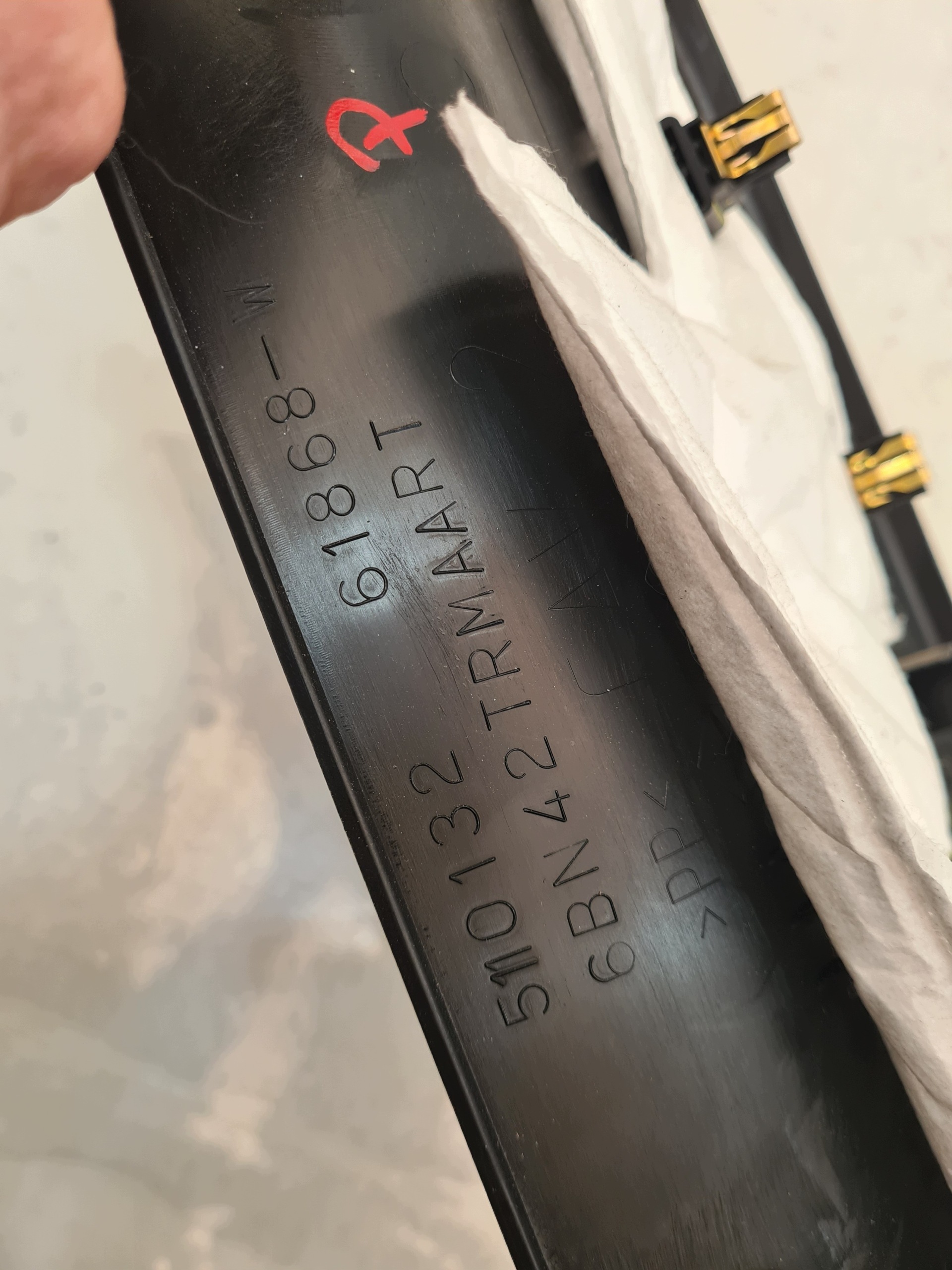 Dodge RAM V 19- Cache Pilier C Droit 6BN42TX7AA image 5