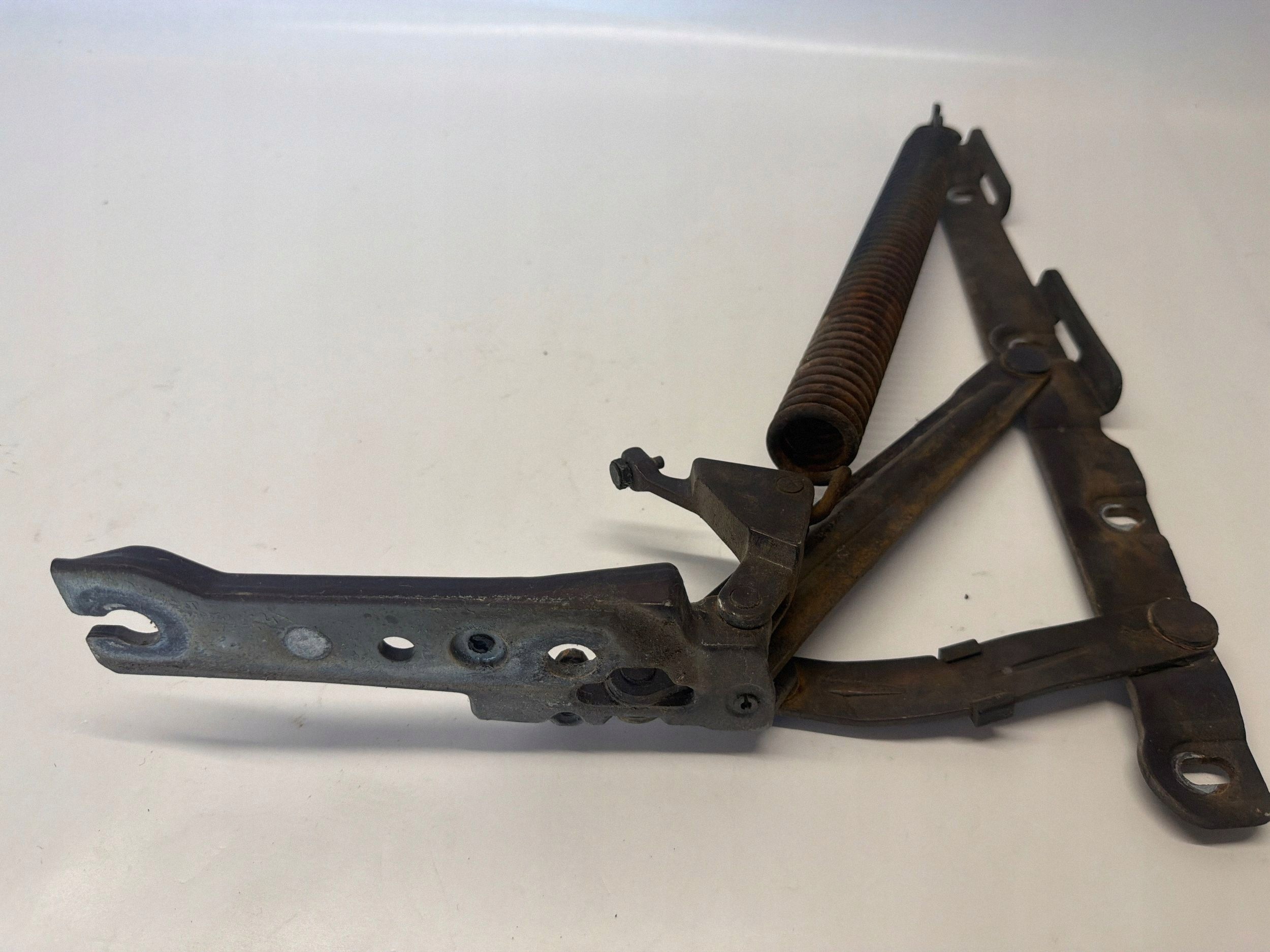 MERCEDES-Benz Charnière Coffre Droit A2157500487
