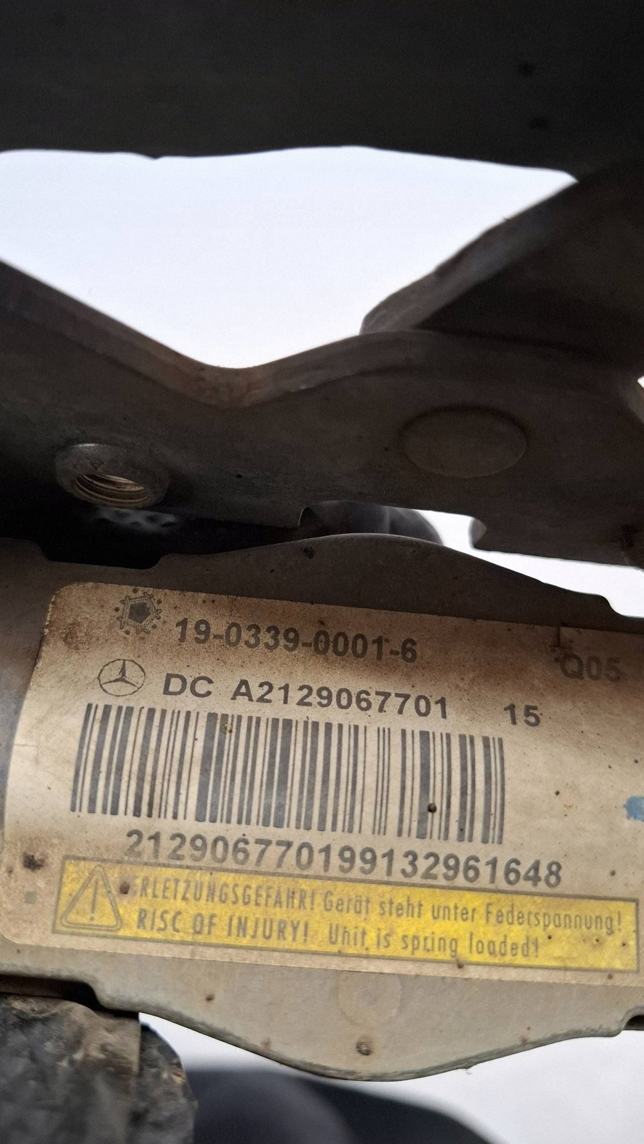 Mercedes-Benz E C207 W207 Masque Actif image 7