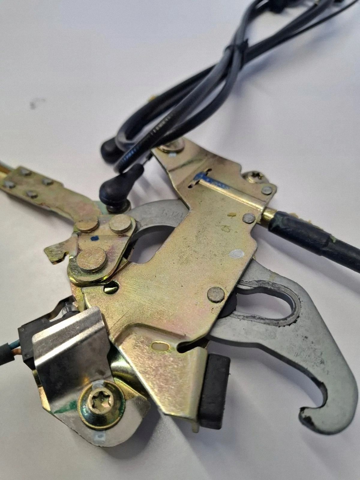 Mercedes SLK R171 katon lukitusmekanismi image 3