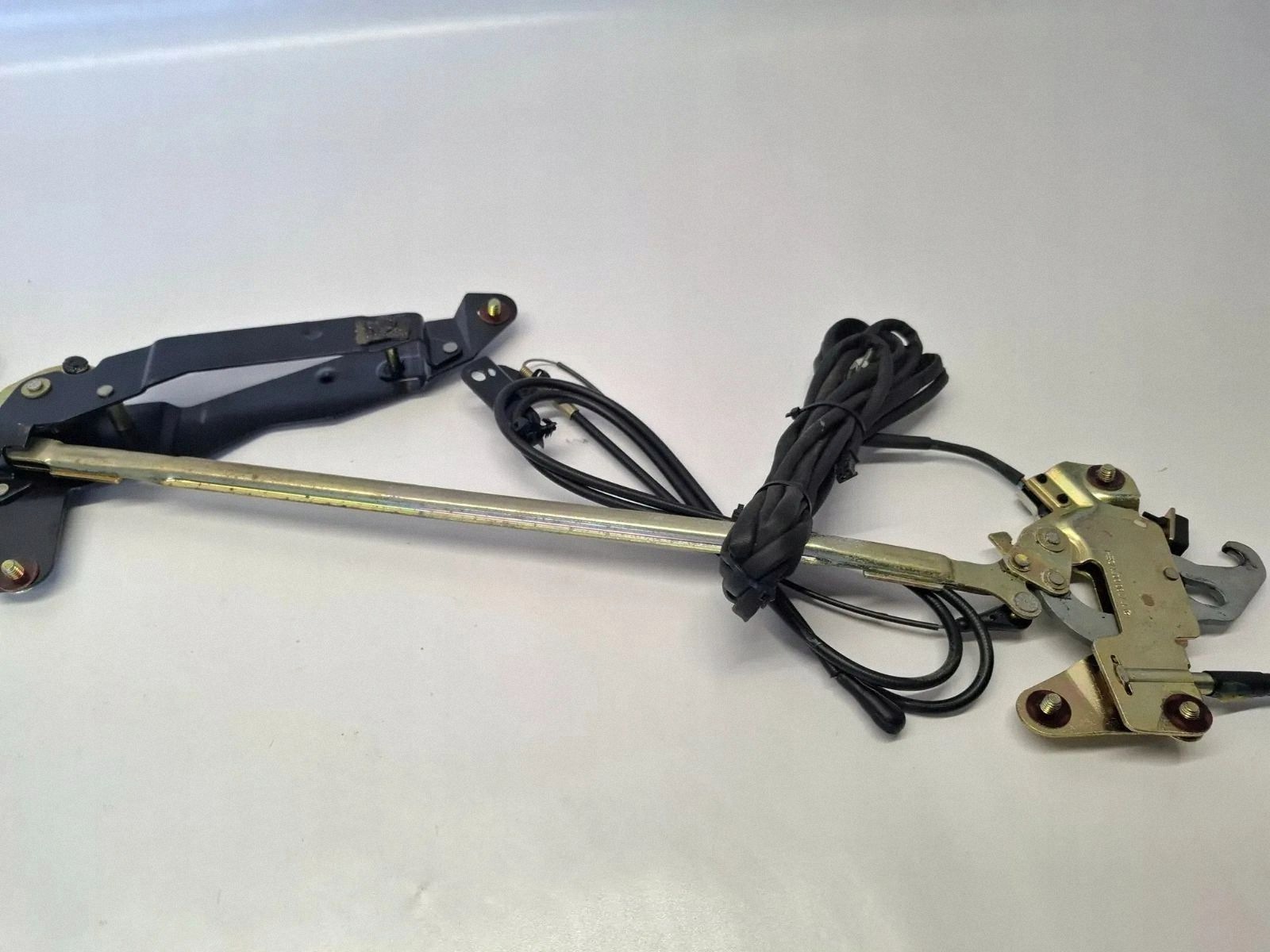 Mercedes SLK R171 katon lukitusmekanismi image 7