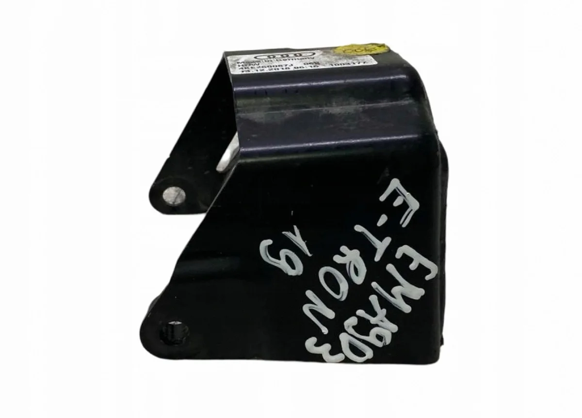 Audi e-tron 2019 airco compressor klauw 4KE260087J image 5