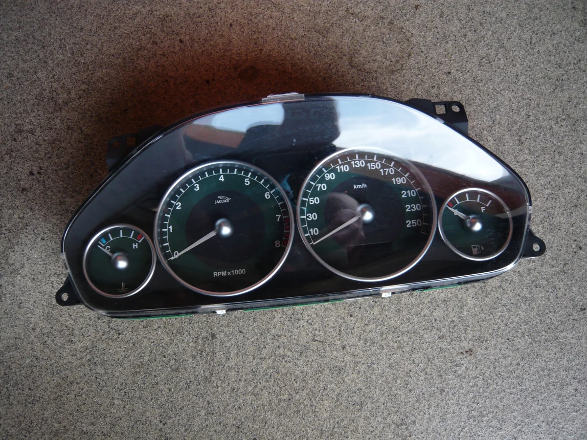 Compteur Jaguar X-Type 1X4F10849AJ