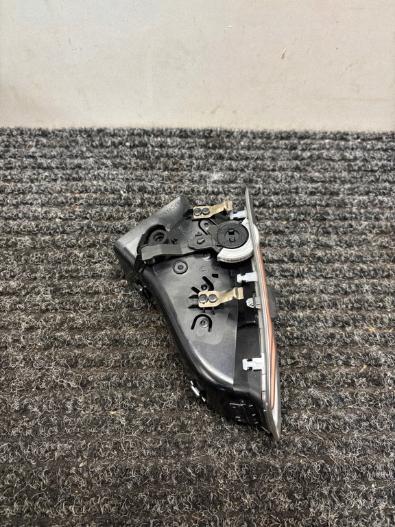 Saída de ar painel Mercedes EQC A2938300400
