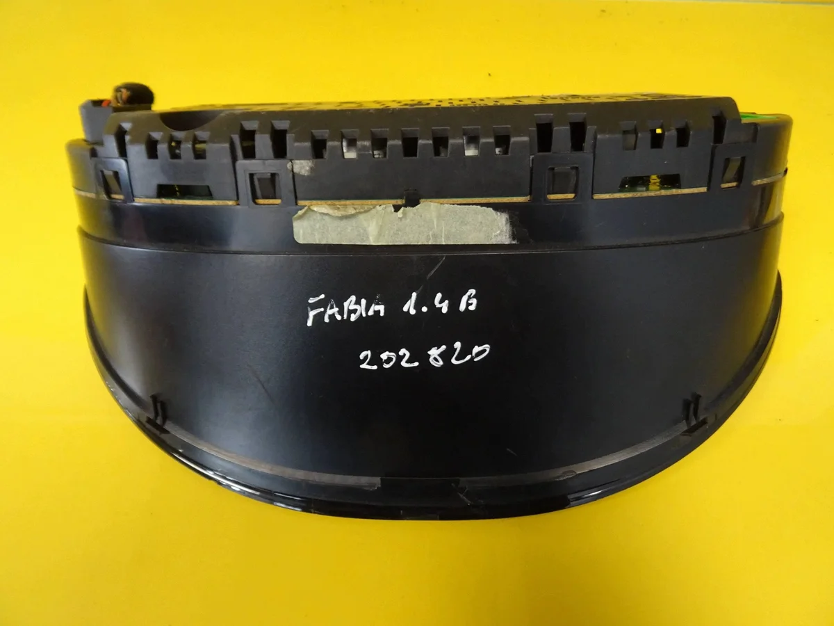 Compteur Skoda Fabia 1.4i 6Y1919880C image 5