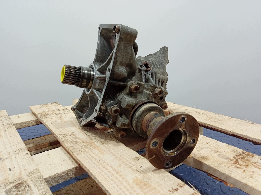 Nissan X-Trail T30 2.0 16V Untersetzer Getriebe image 2