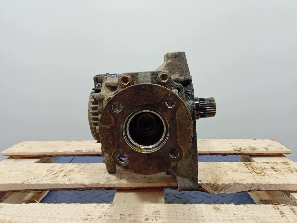 Nissan X-Trail T30 2.0 16V Untersetzer Getriebe image 7