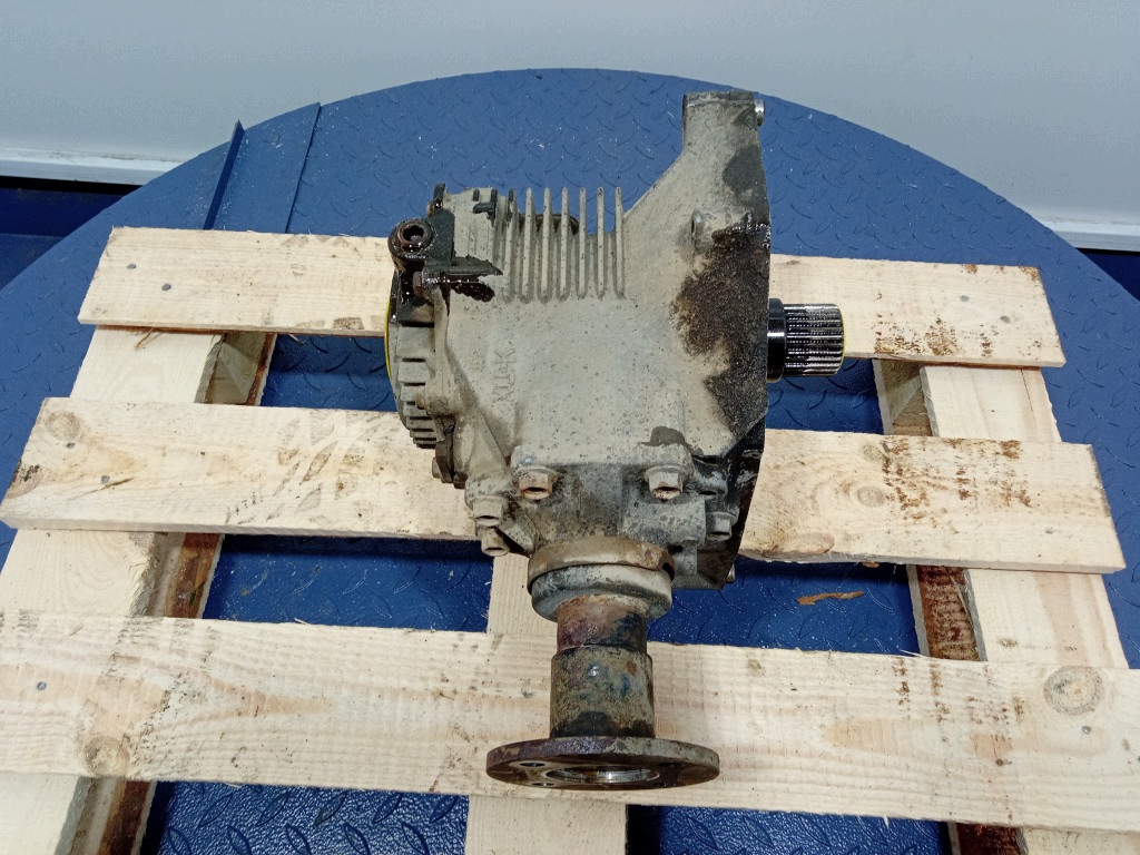 Nissan X-Trail T30 2.0 16V Untersetzer Getriebe image 8