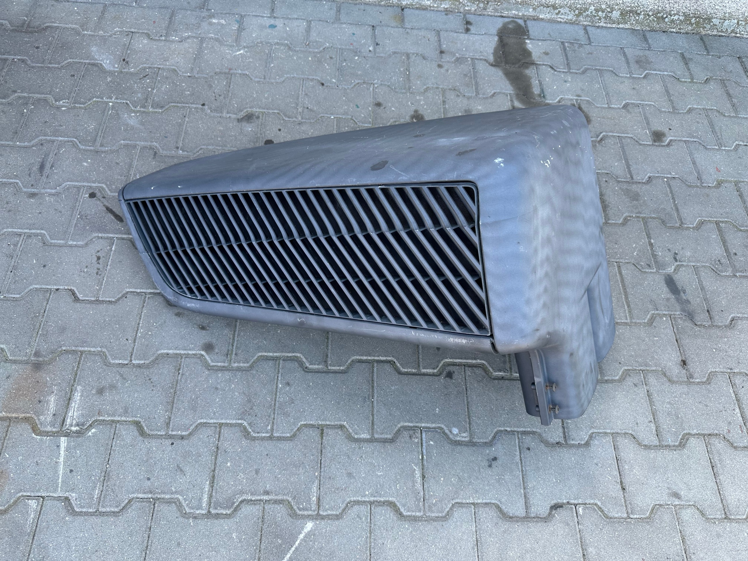Volvo FH/FM Luchtinlaat Kap Gebruikt