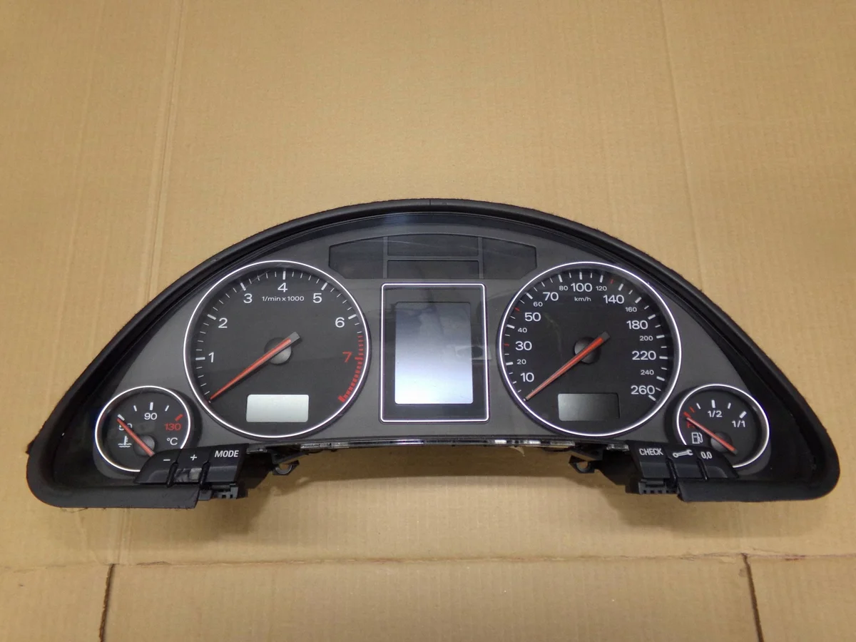 Compteur essence Audi 8E0920900F