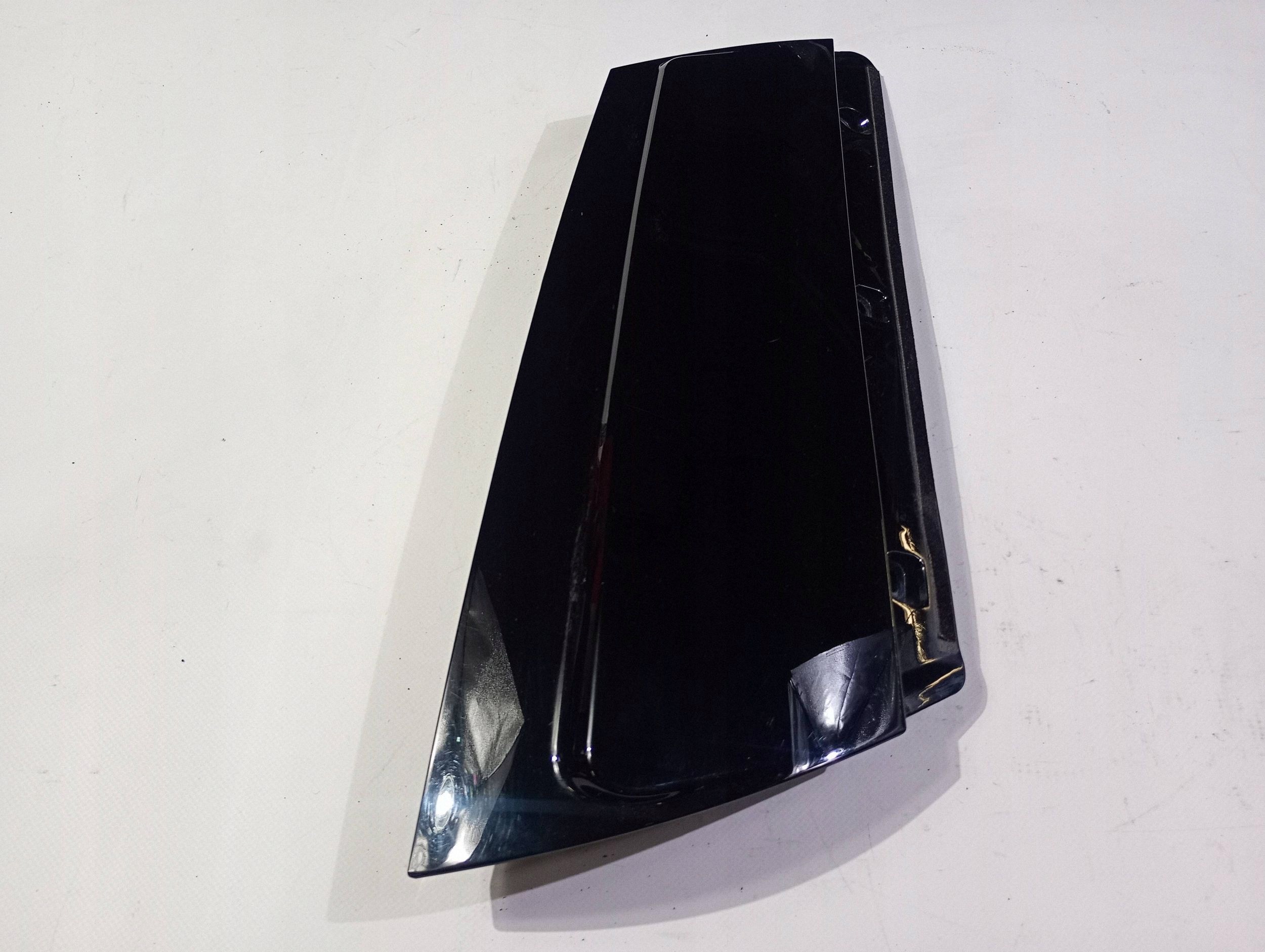 Ford Explorer V takapilarin verhoilu FB5378290B52AD
