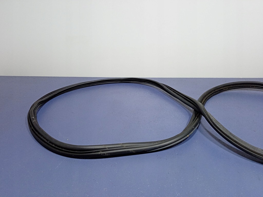 Ford Puma MK2 Trunk Seal A-841205-01