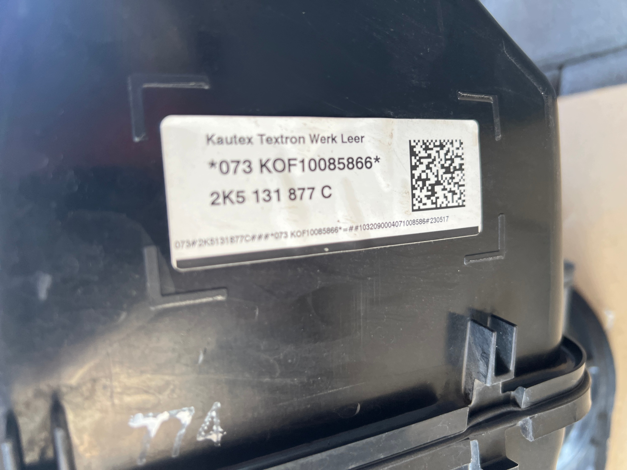 Tanque AdBlue VW Caddy IV 2K5131877C usado image 6