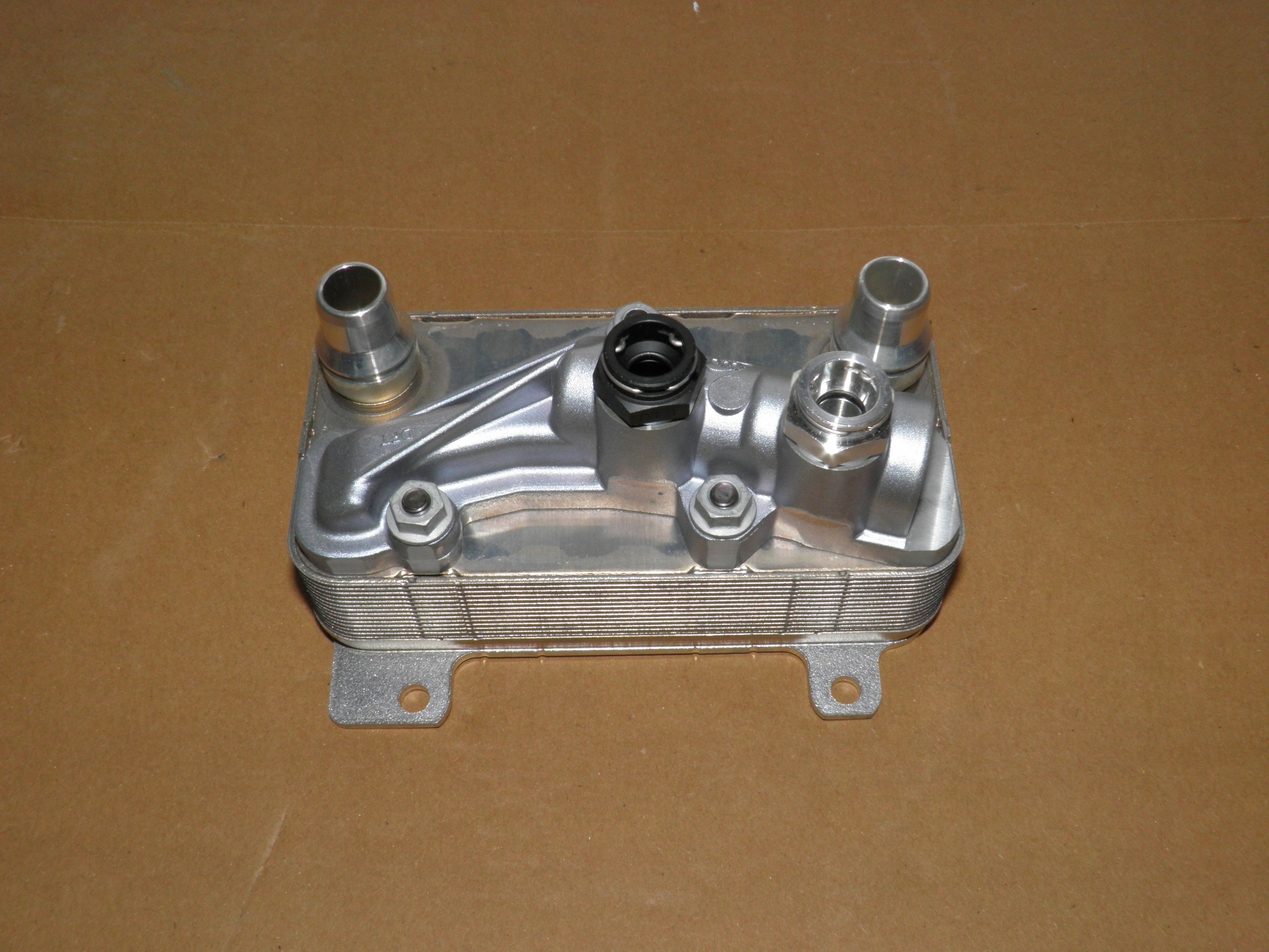 Kühler Öl A9075001500 Mercedes Sprinter OM 654 image 2
