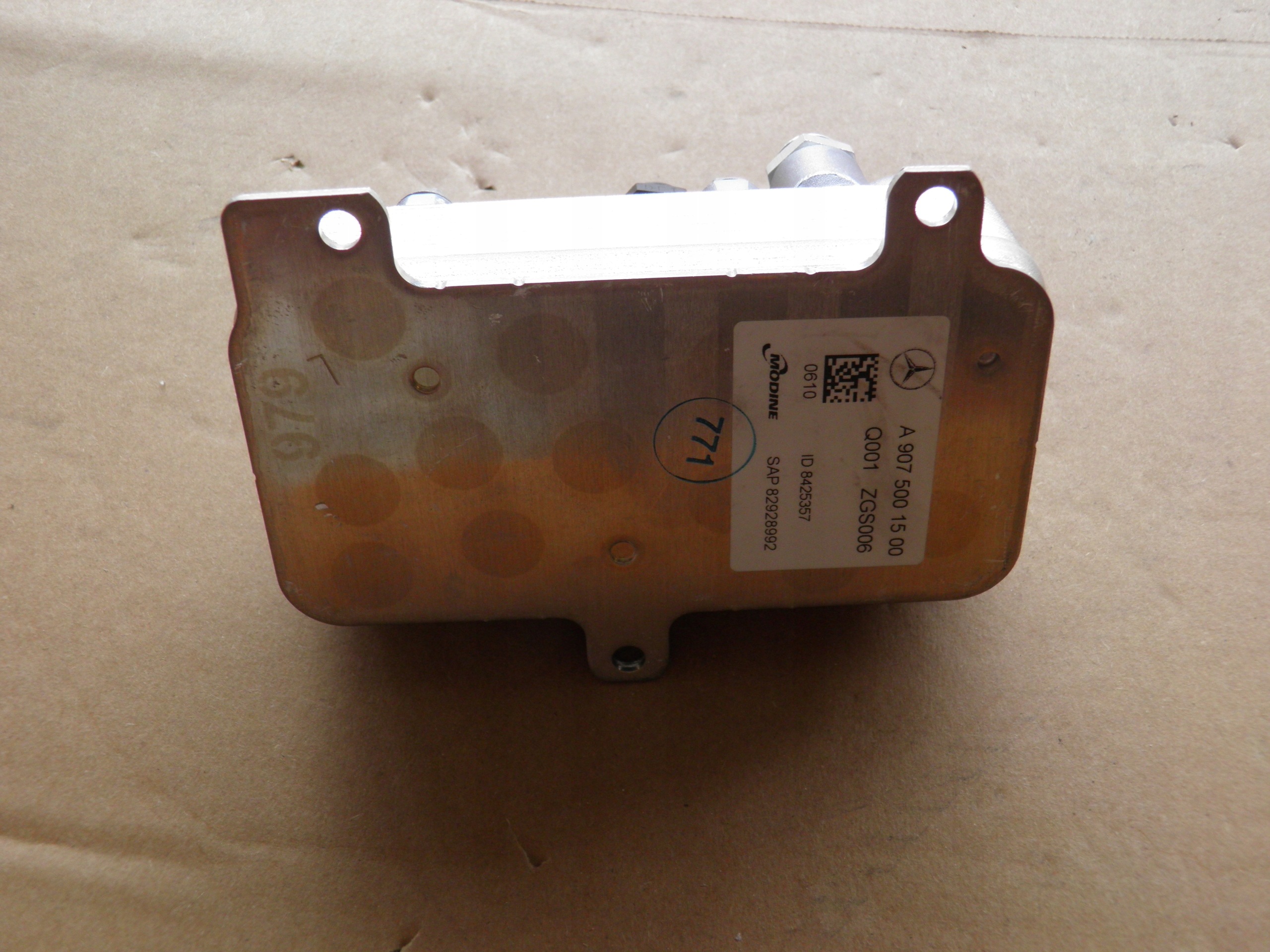 Kühler Öl A9075001500 Mercedes Sprinter OM 654 image 4