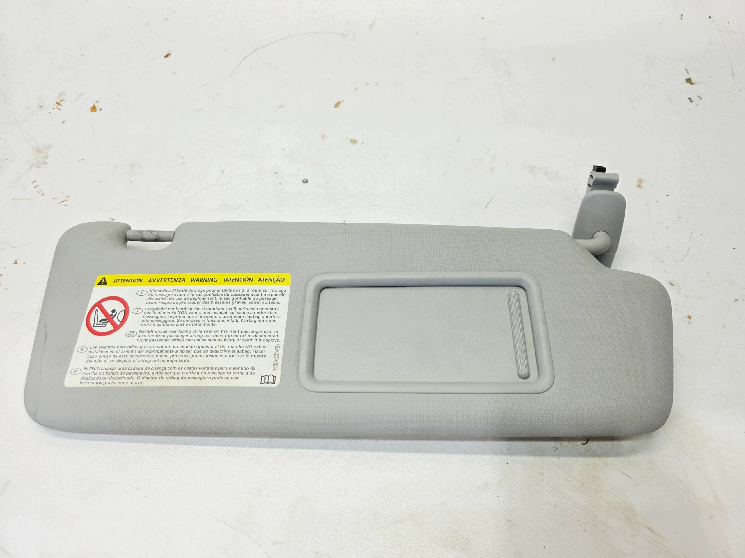 Aurinkolippa Audi A3 8V 8V0857552L