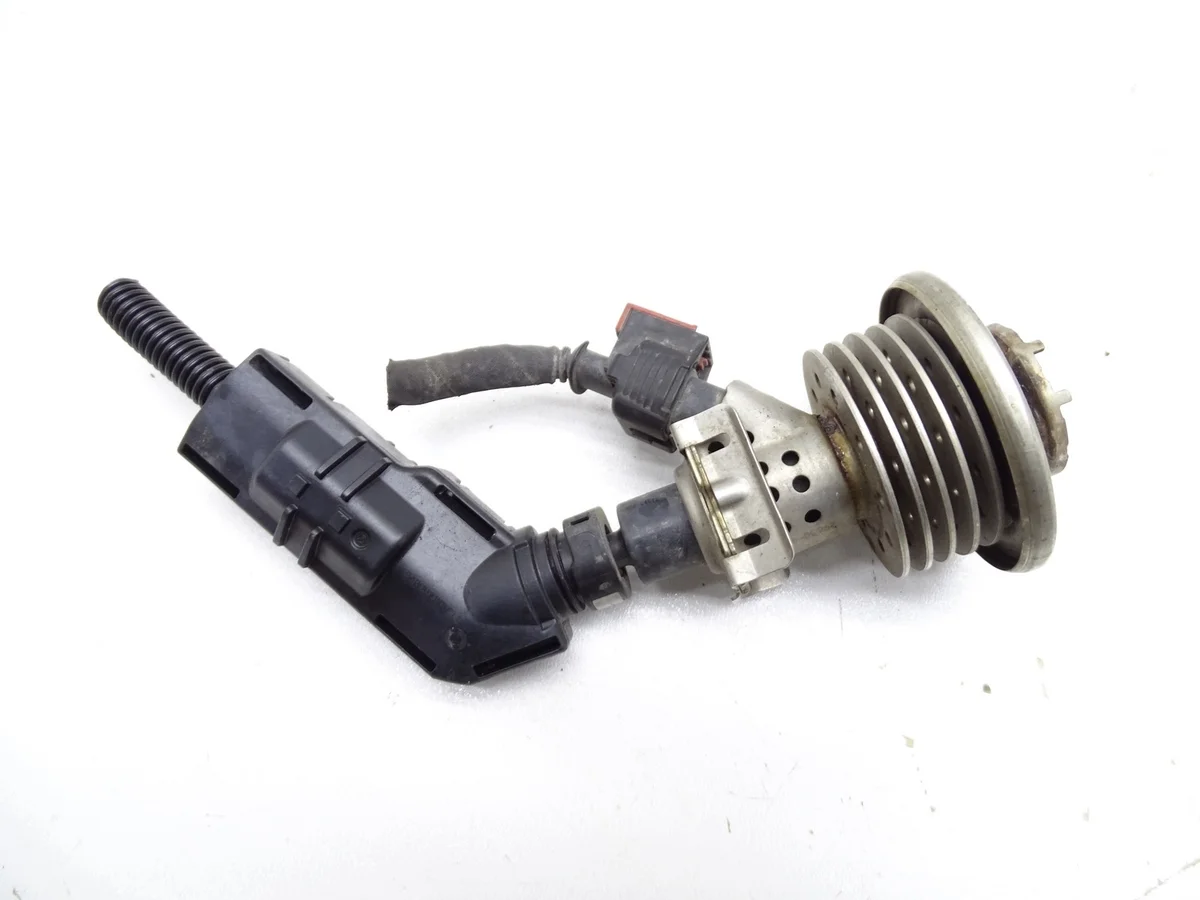 Inyector AdBlue Kia Sportage IV 2.0 CRDI Usado image 5