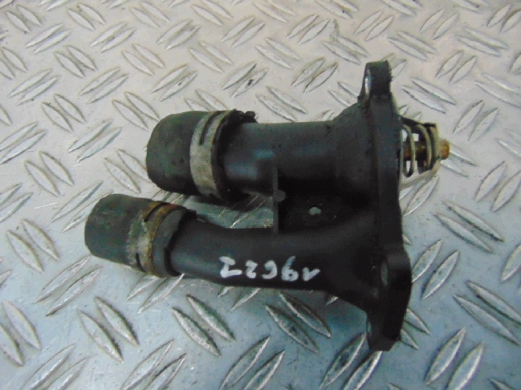 Caixa do Termostato Ford Fiesta I-127875- image 2