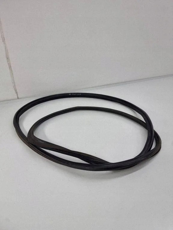 Skoda Octavia III Trunk Lid Seal 5E9827705F