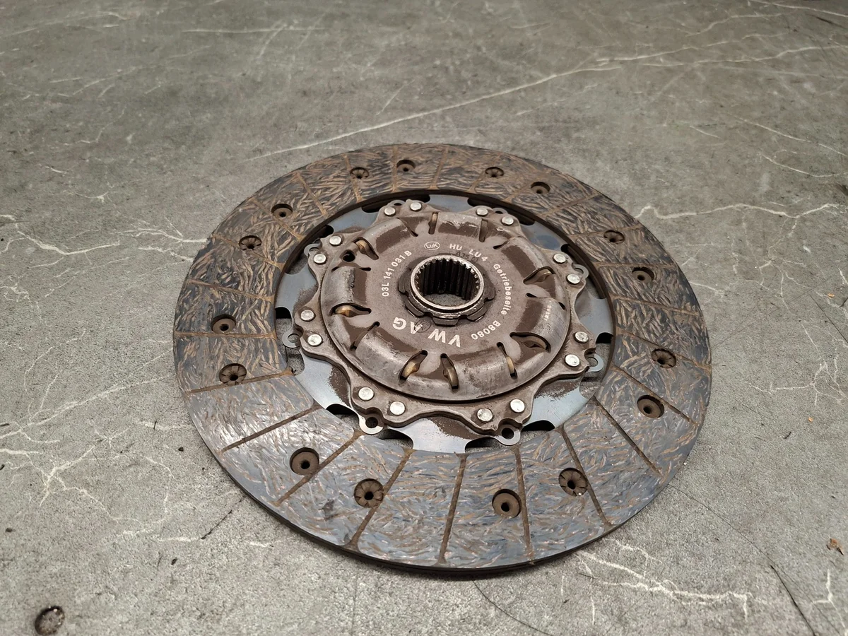 Kopplingsskiva VW T5 03l141031b