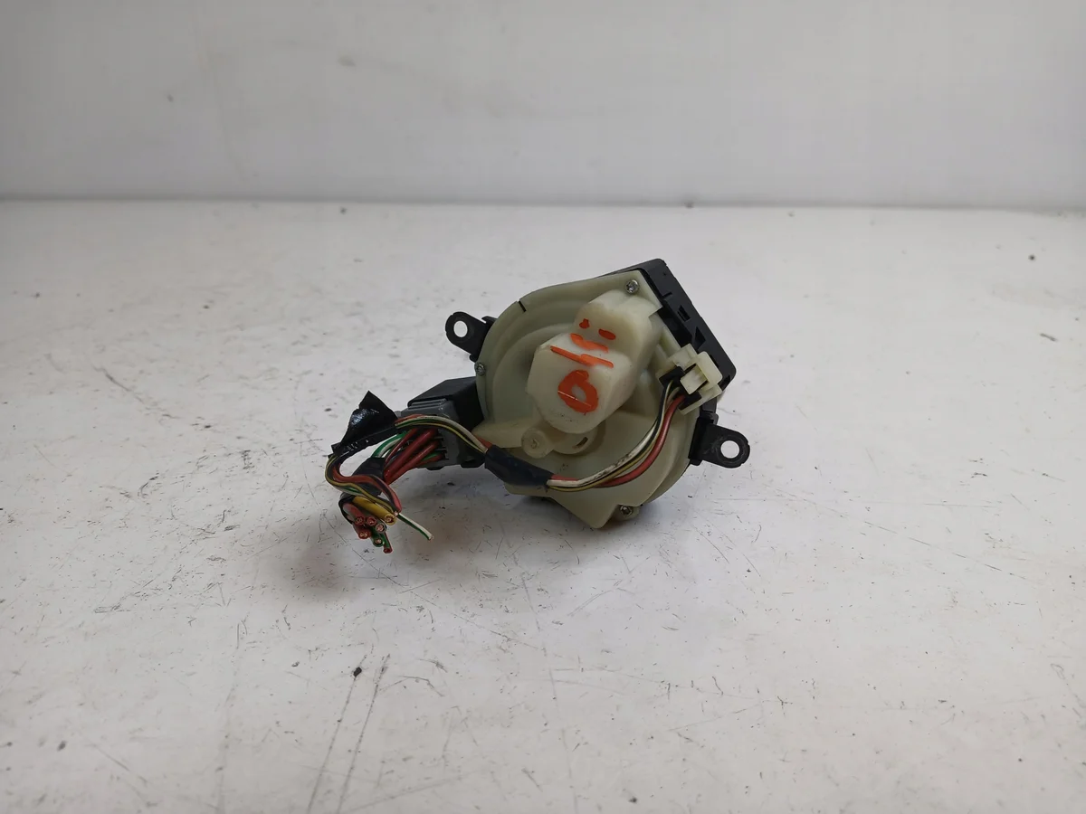 Volvo V50 S40 II Ignition Switch 30659838 image 4