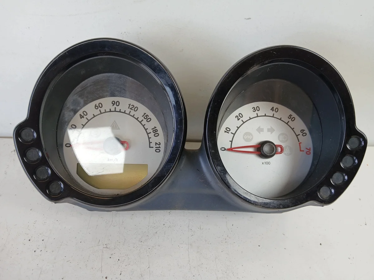 Smart Forfour 1.5 Instrument Cluster A4545402311
