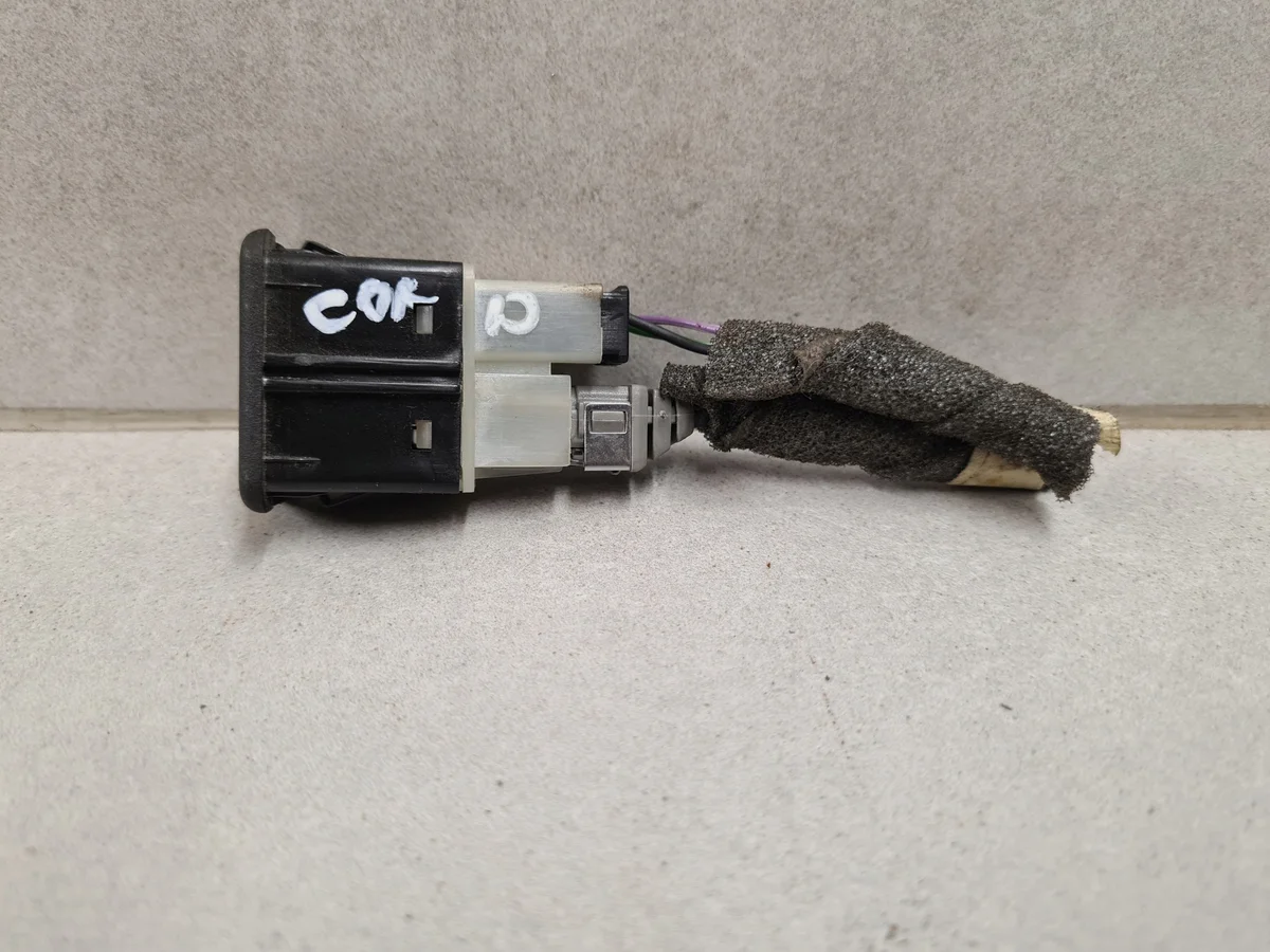Prise Aux USB Opel Corsa D 25832462
