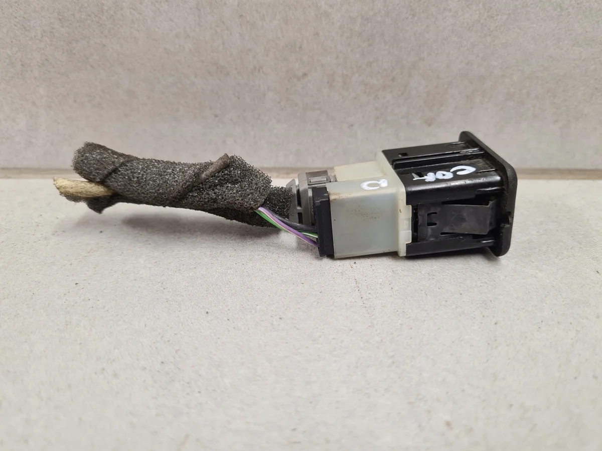 Prise Aux USB Opel Corsa D 25832462 image 3